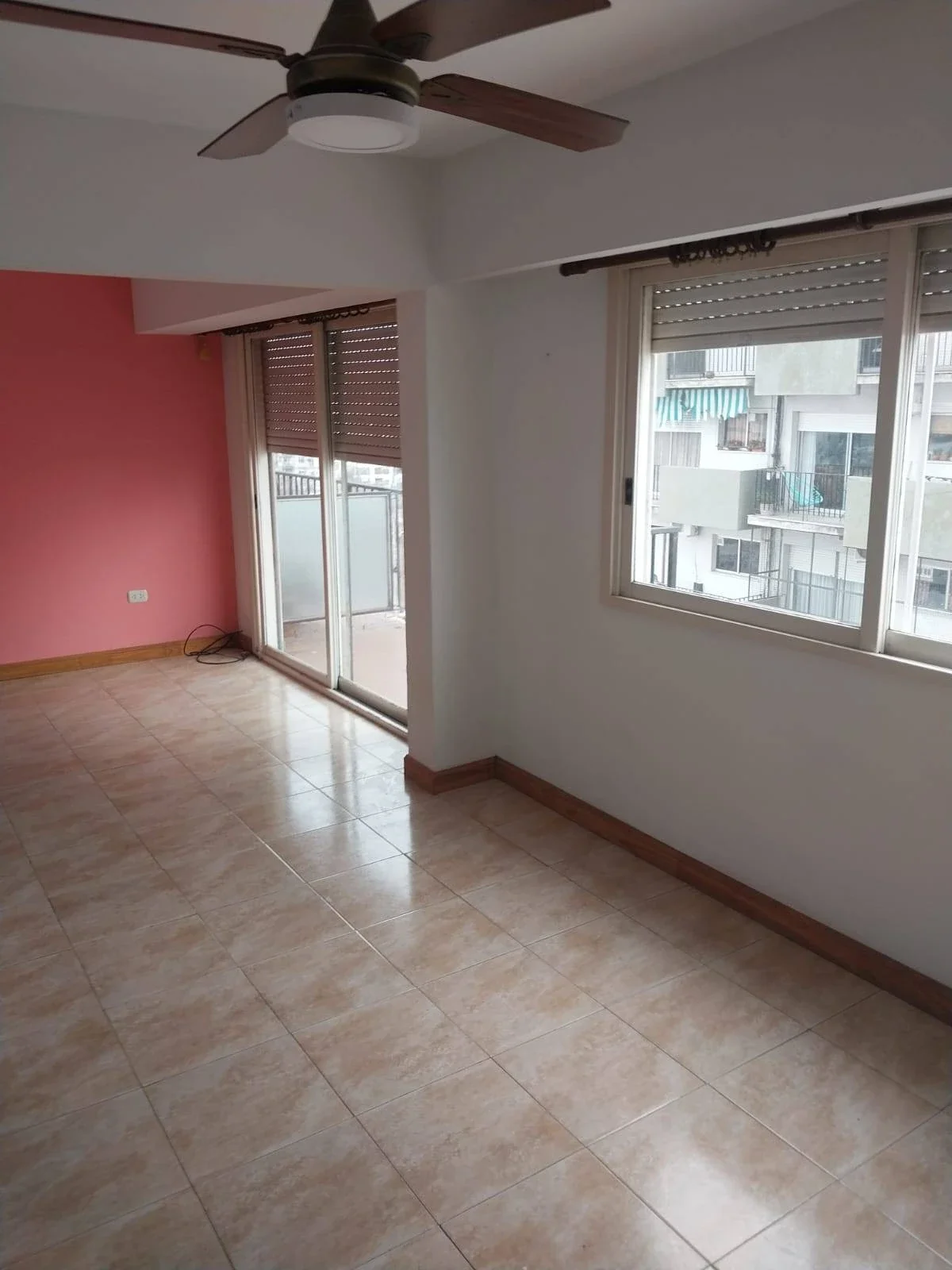 Departamento en alquiler de 2 dormitorios con cochera en Pergamino - Imagen 2