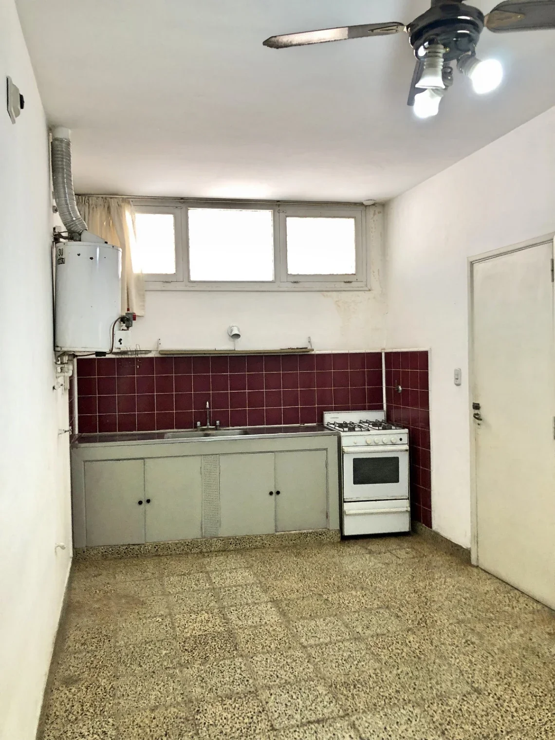 Casa en venta de 2 hab con patio - Imagen 4