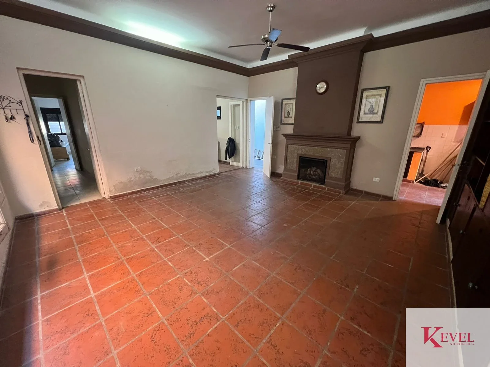 CASA CENTRICA DE 3 DORMITORIO Y 2 CONSULTORIOS - Imagen 4