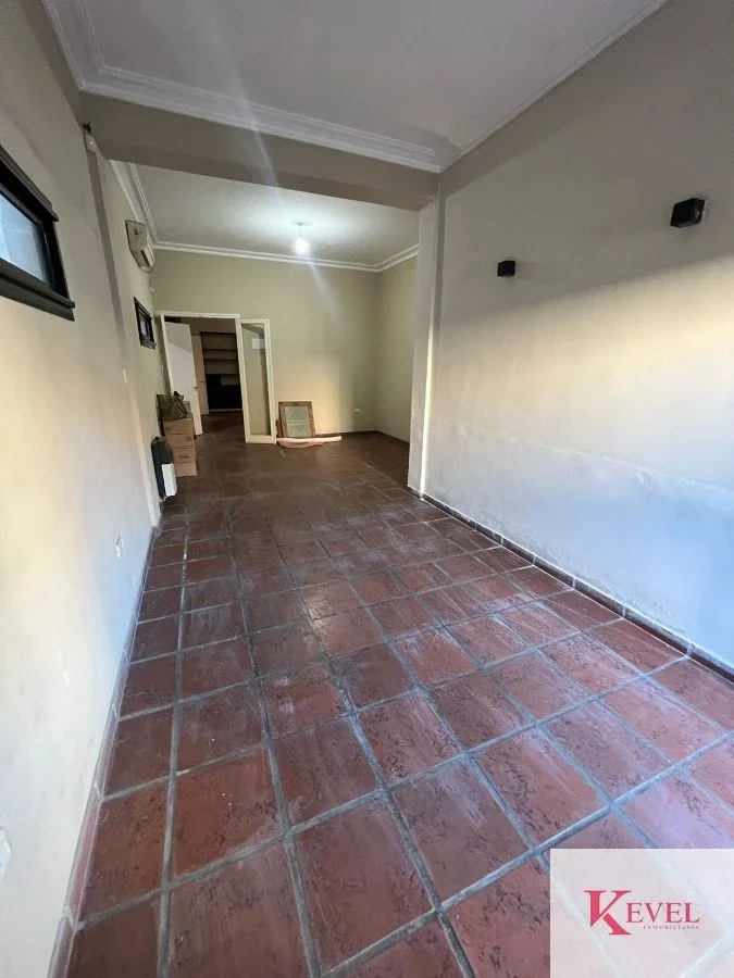 CASA CENTRICA DE 3 DORMITORIO Y 2 CONSULTORIOS - Imagen 2