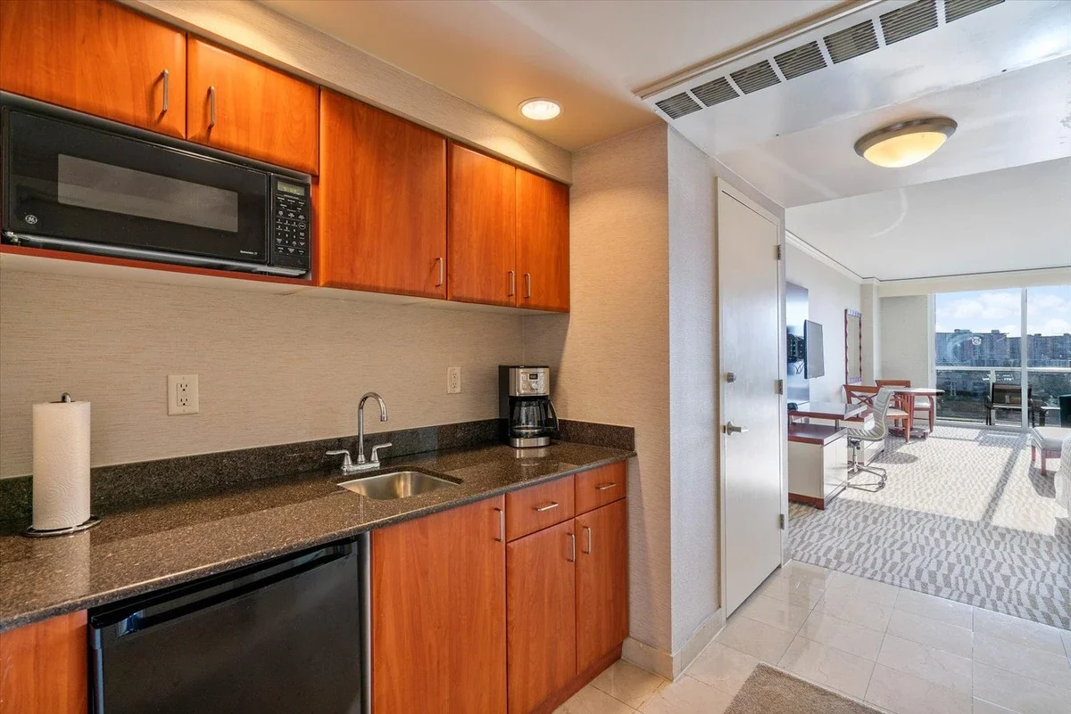 Departamento En Condo Resort Al Mar En Sunny Isles - Imagen 4