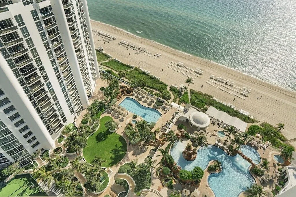 Departamento En Condo Resort Al Mar En Sunny Isles - Imagen 2