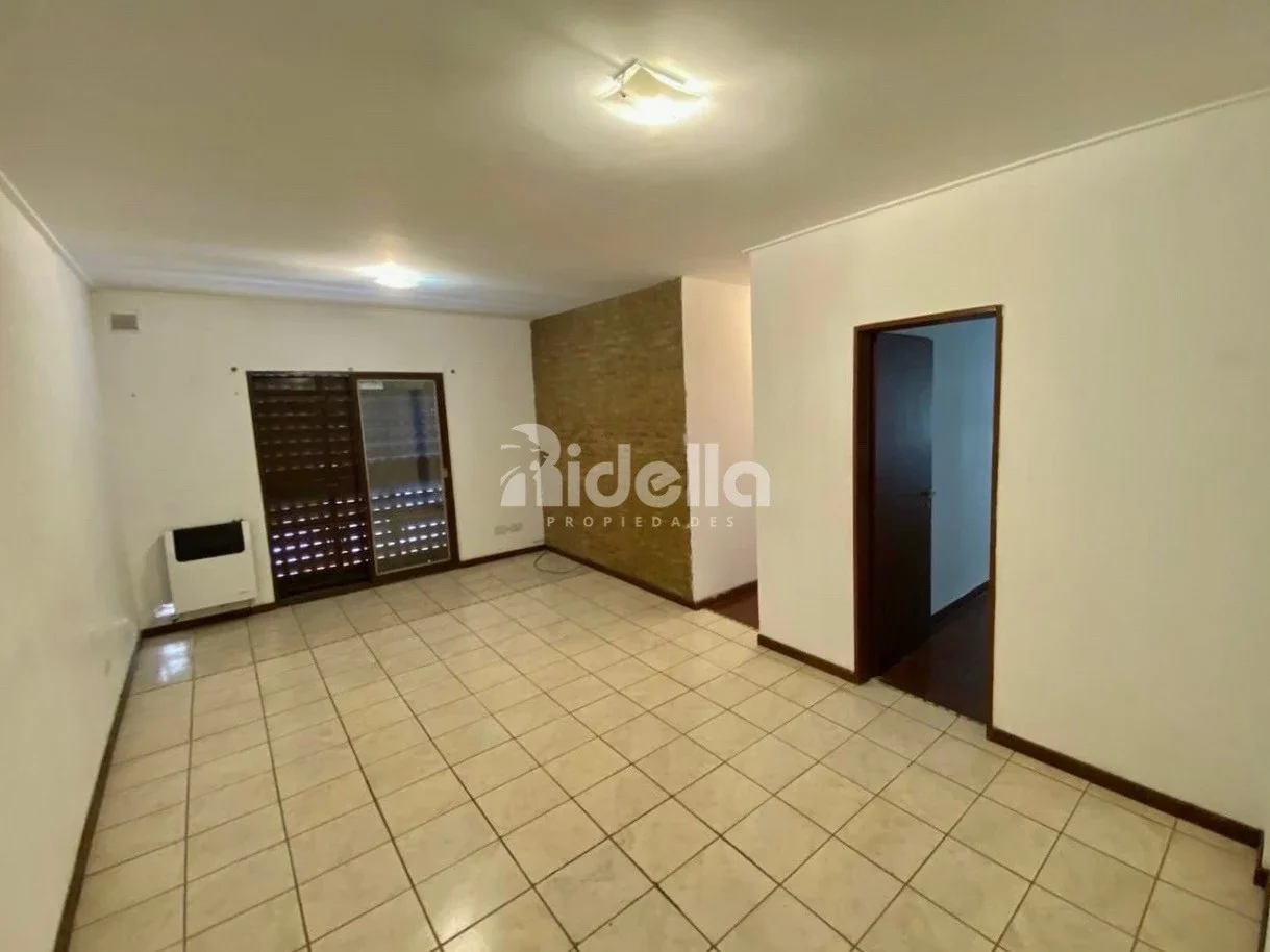 Venta depto. 2 dormi - Balcón al frente - Zona Universitaria - Apto banco - Imagen 2