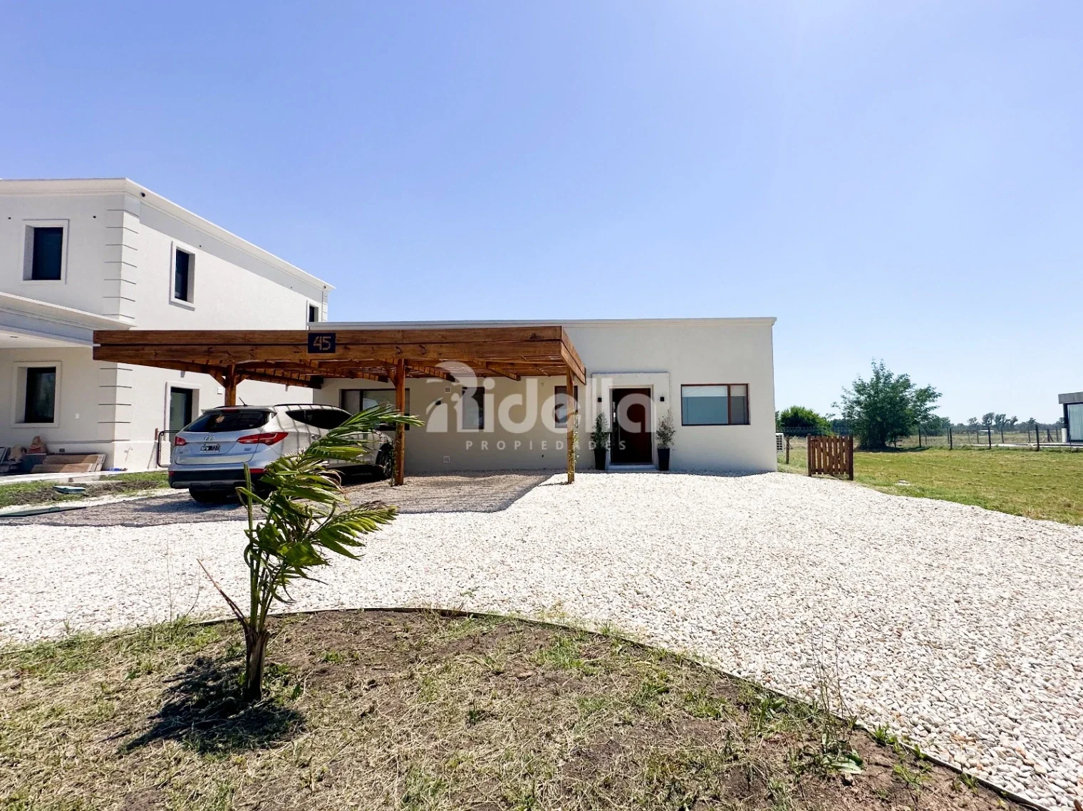 Casa en Barrio Privado Ribera – Detalles de Calidad - Jardín con Pileta - Imagen 2