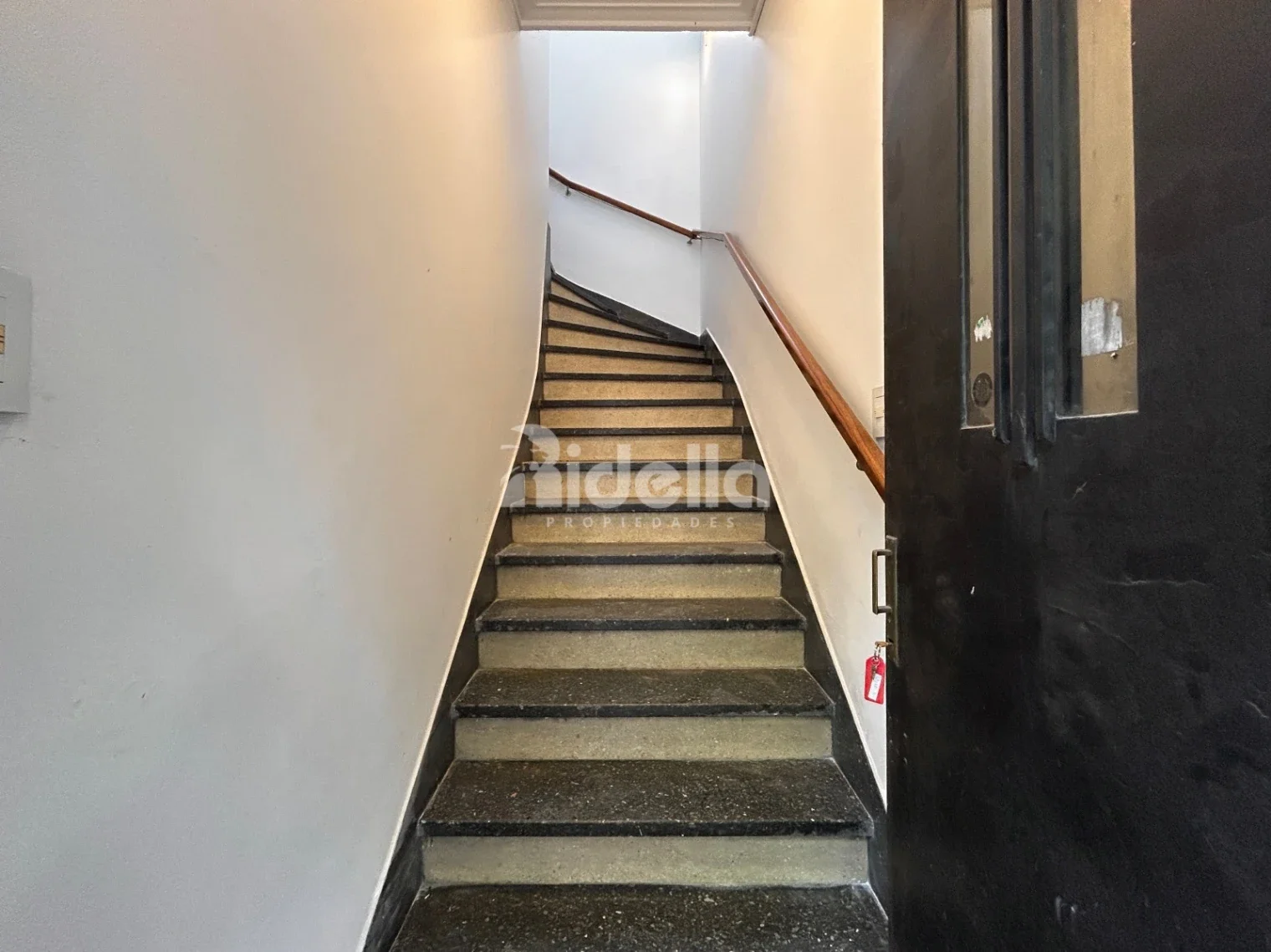PISO 2 DORMITORIOS - INDEPENDIENTE SIN EXPENSAS - PATIO C/ PARRILLA - Imagen 5