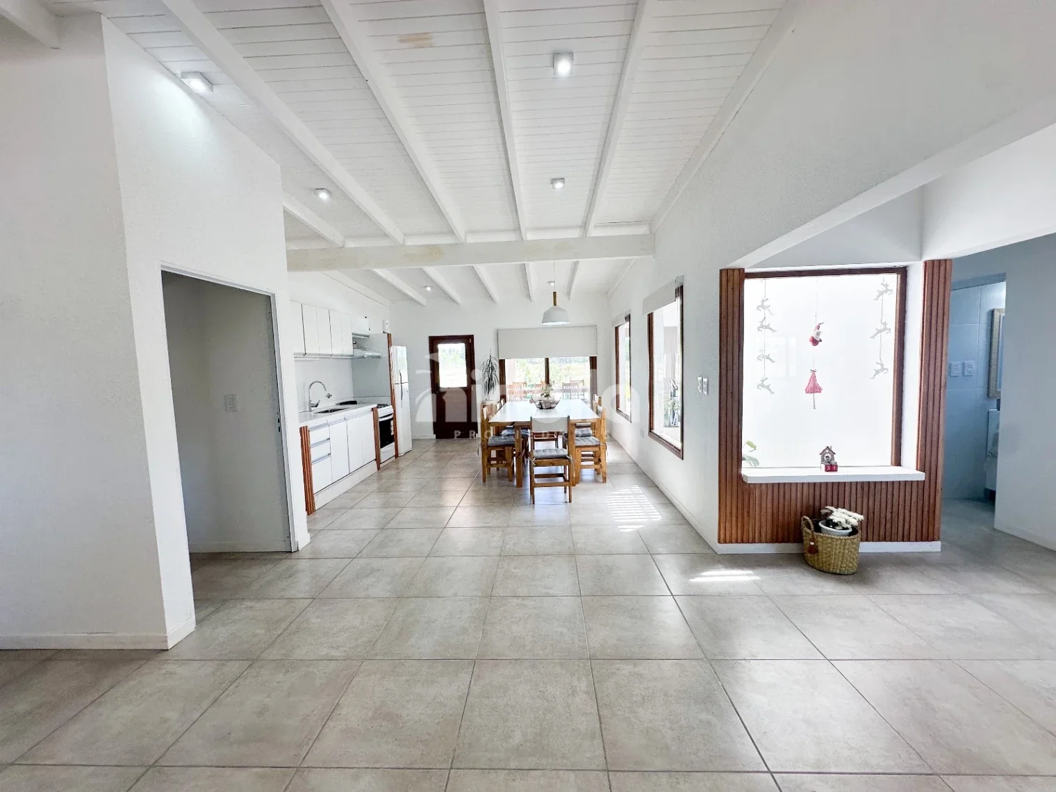 Casa en Barrio Privado Ribera – Detalles de Calidad - Jardín con Pileta - Imagen 3