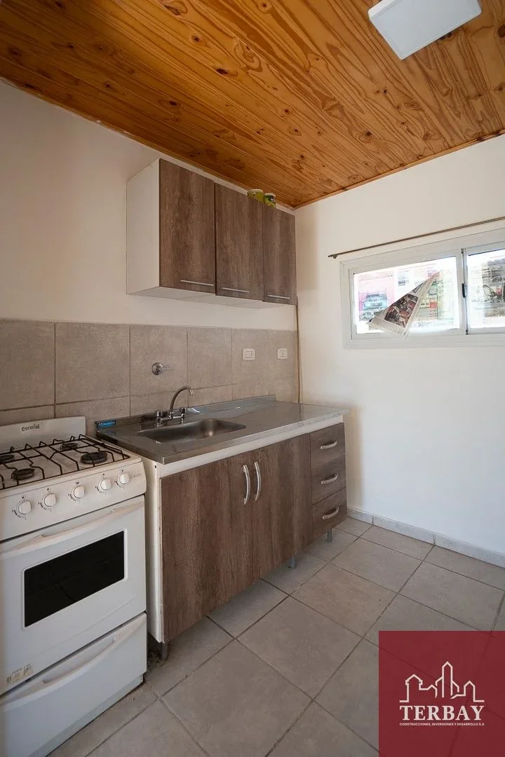 Casa en alquiler c/ cochera en General Roca - Imagen 4