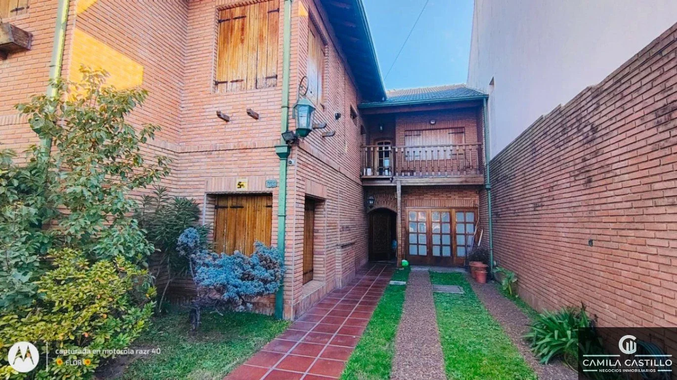 Casa en venta de 5 dormitorios c/ cochera Y parque en Ramos Mejía - Imagen 2