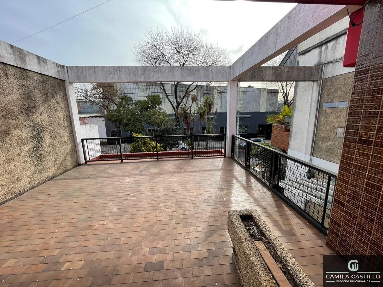 CASA EN VENTA EN VERSALLES 6 AMBIENTES CON 2 TERRAZAS Y PARQUE - Imagen 3