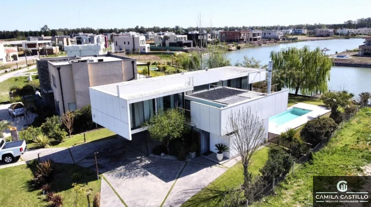 EXCELENTE CASA 4 AMBIENTES A LA LAGUNA EN LAGOS DE CANNING - Imagen 2