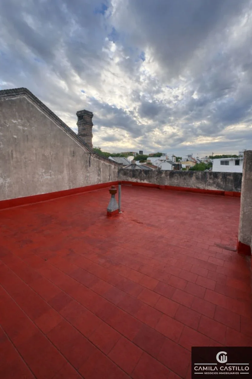 PH 3 AMBIENTES BARRIO NAON  CON TERRAZA PROPIA - A RECICLAR - Imagen 2