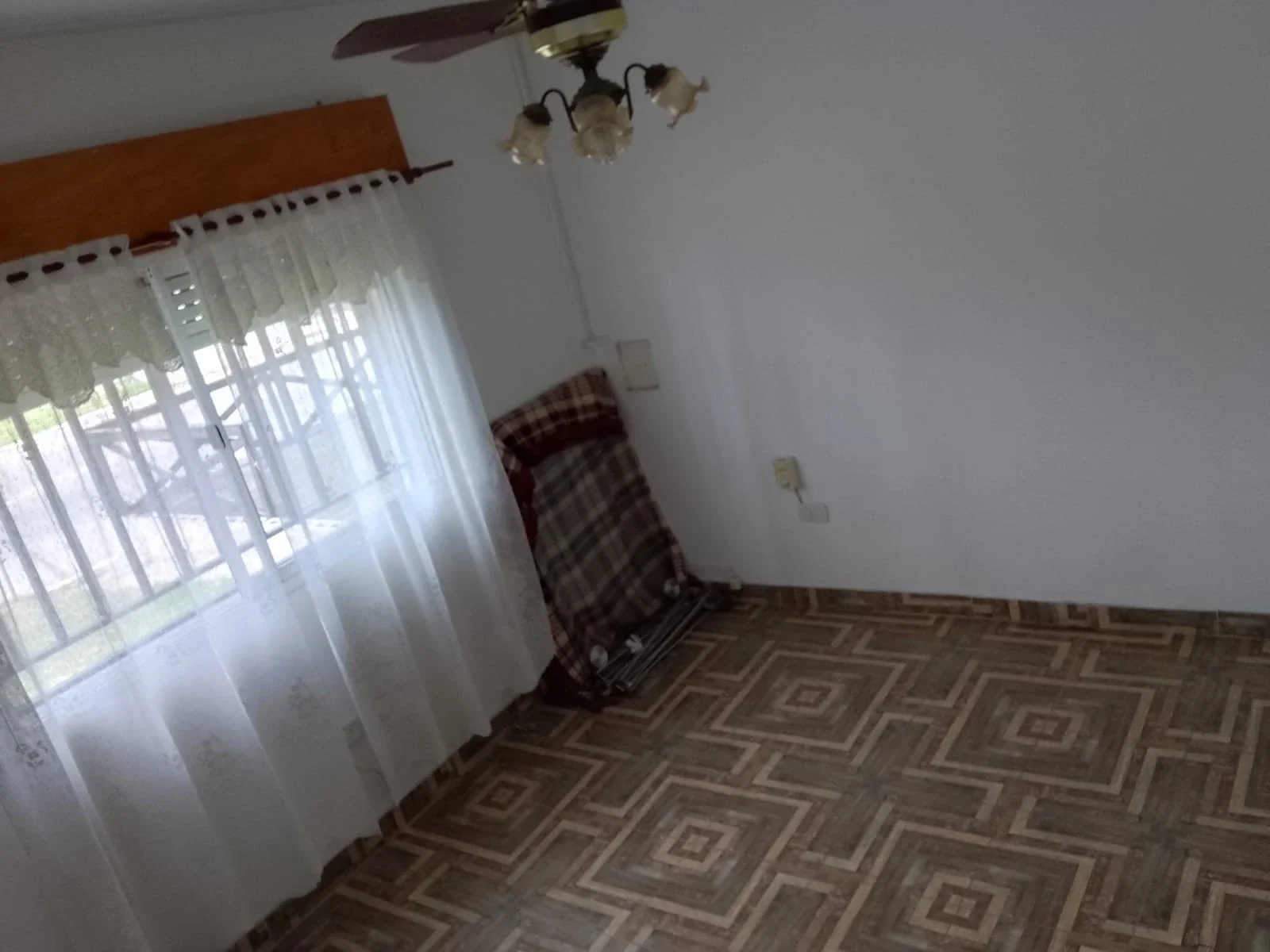 CASA 3 AMB - CON PISCINA Y COCHERA P/3 AUTOS - RAMOS MEJIA - Imagen 1