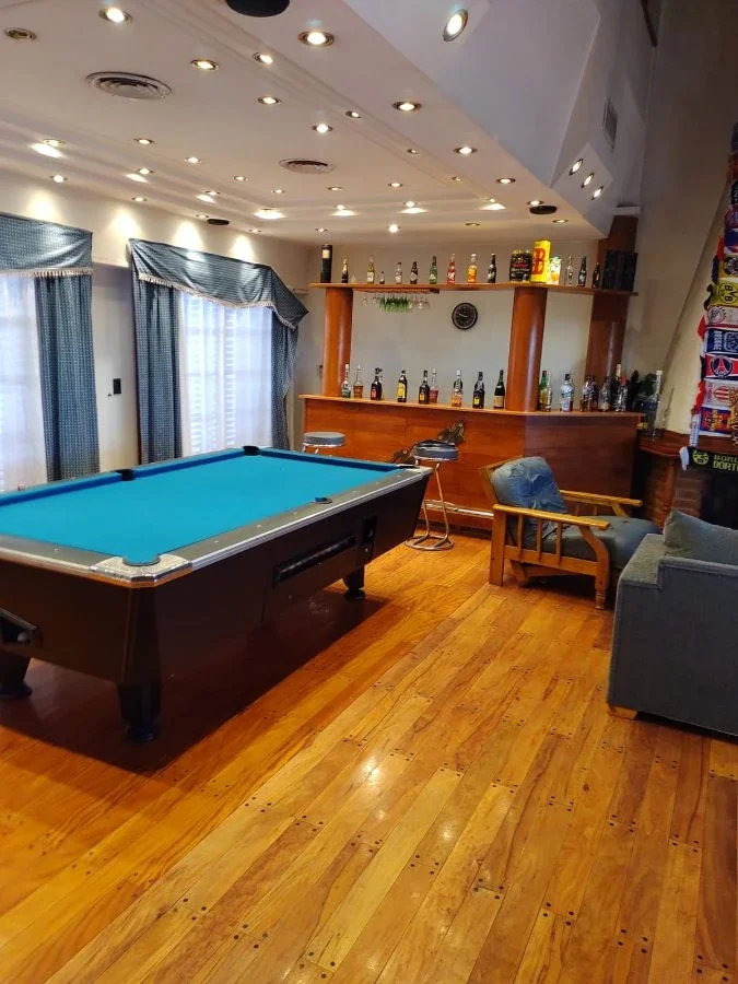 IMPECABLE CASA – 4 AMBIENTES ¡LINVING Y PLAYROOM ! - AMPLIO PATIO - Imagen 1