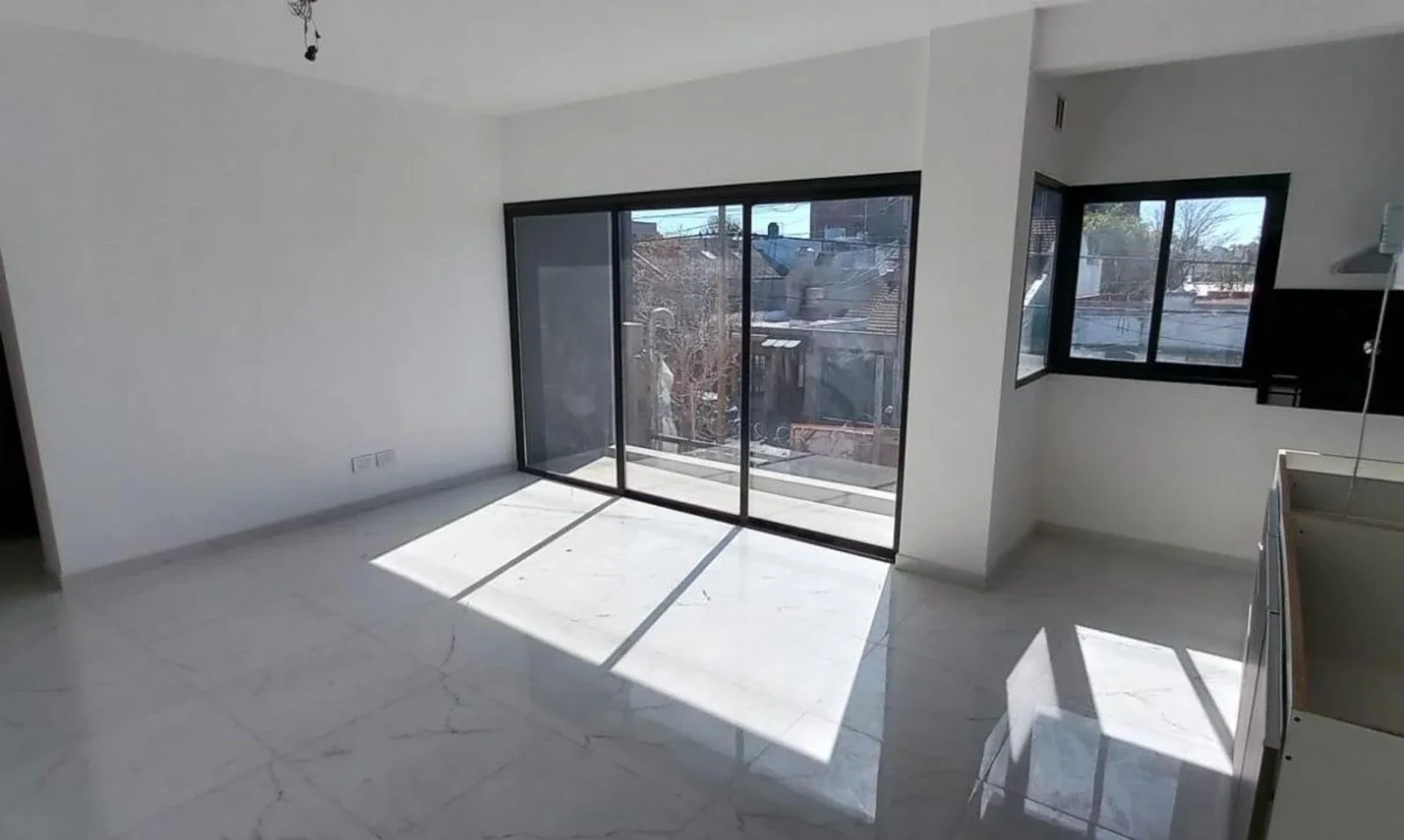 VENTA URGENTE - DEPARTAMENTOS A ESTRENAR 2 AMBIENTES EN RAMOS MEJIA - Imagen 3