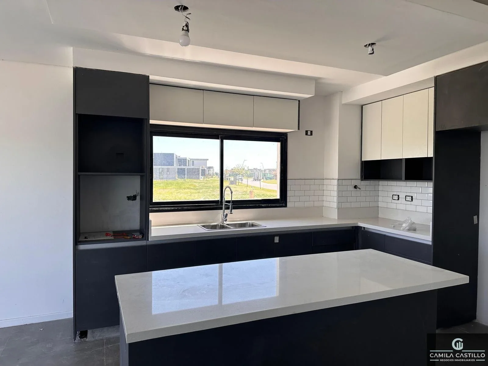 EXCELENTE CASA A LA LAGUNA 5 AMBIENTES PUERTOS DEL LAGO SECTOR COSTAS - Imagen 5