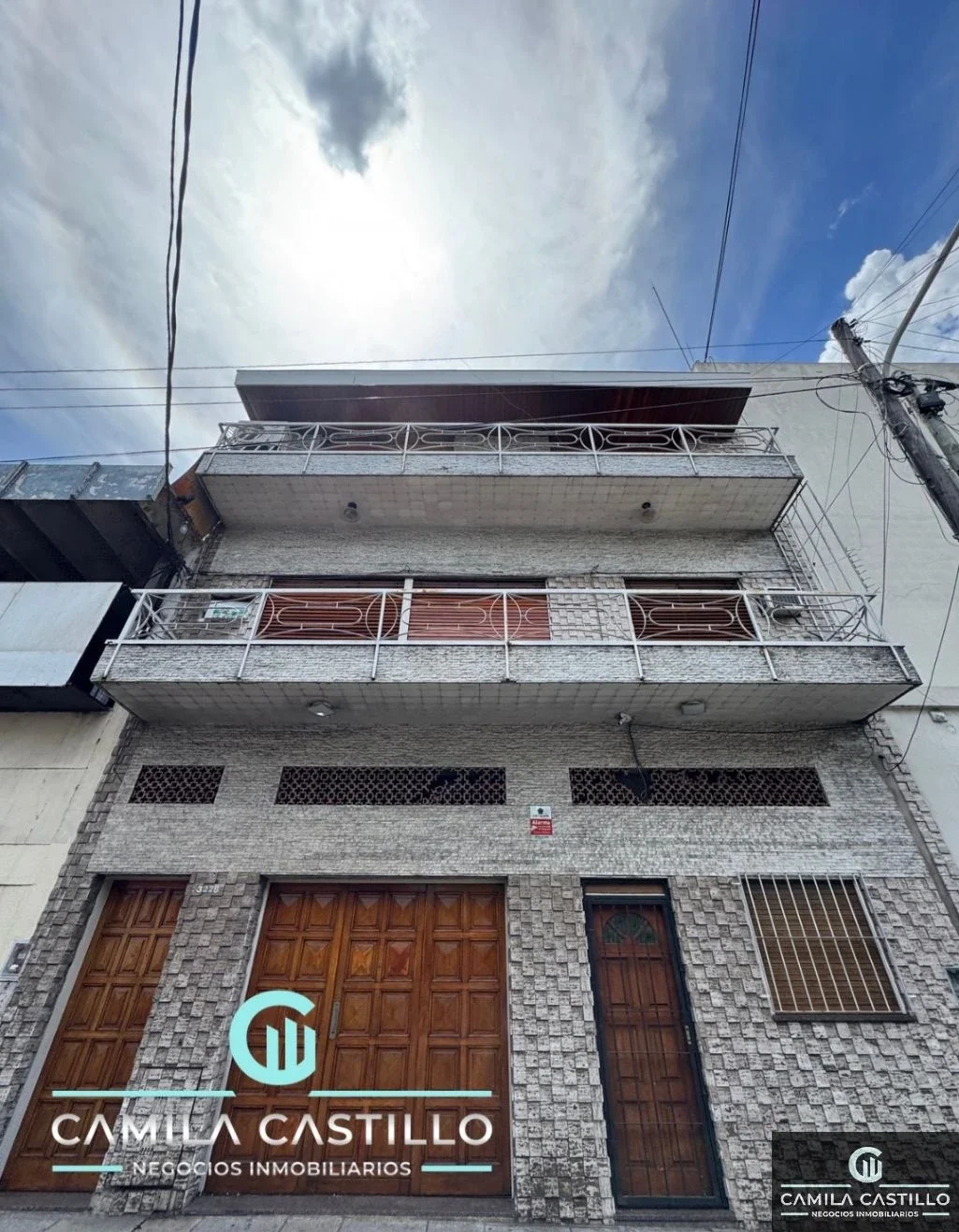 Depósito / Galpón con oficinas y vivienda –1 cuadra de AV. GENERAL PAZ - Imagen 1