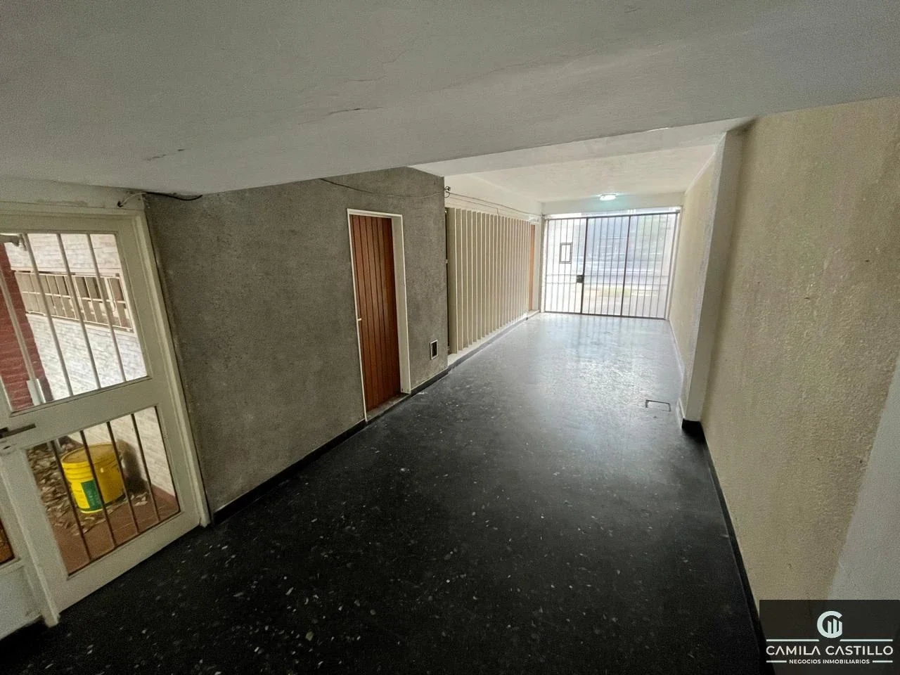 CASA EN VENTA EN VERSALLES 6 AMBIENTES CON 2 TERRAZAS Y PARQUE - Imagen 5