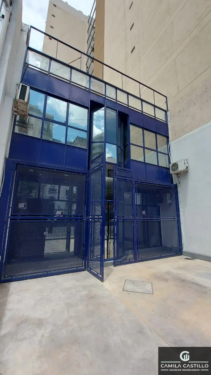 Excelente local comercial 420 m2 San telmo con cochera - Imagen 4