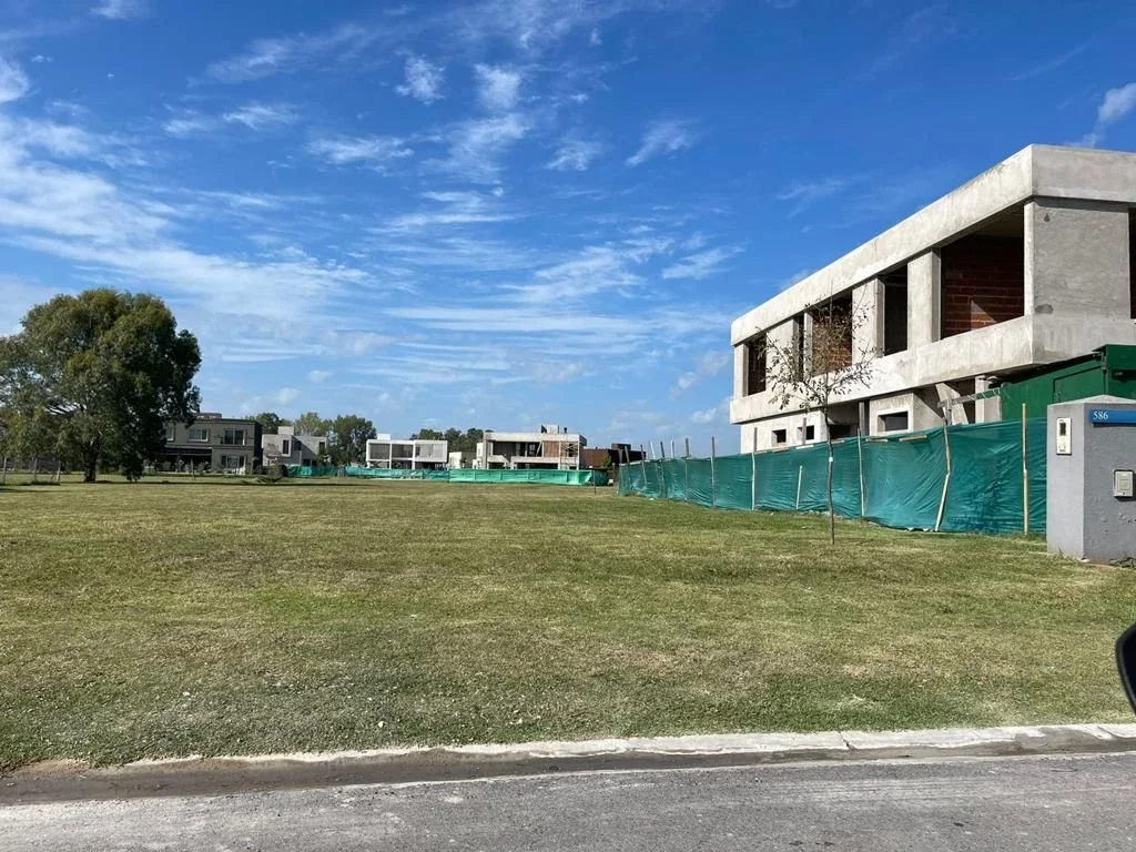 EXCELENTE LOTE EN  TERRALAGOS - 950M2 - ¡¡ CON FONDO LIBRE !! - Imagen 4