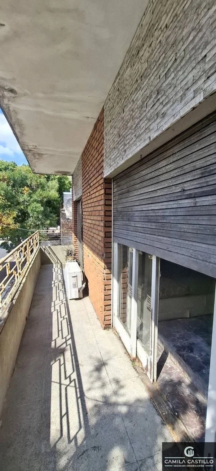 PH a remodelar c/ cochera en Floresta - Imagen 2