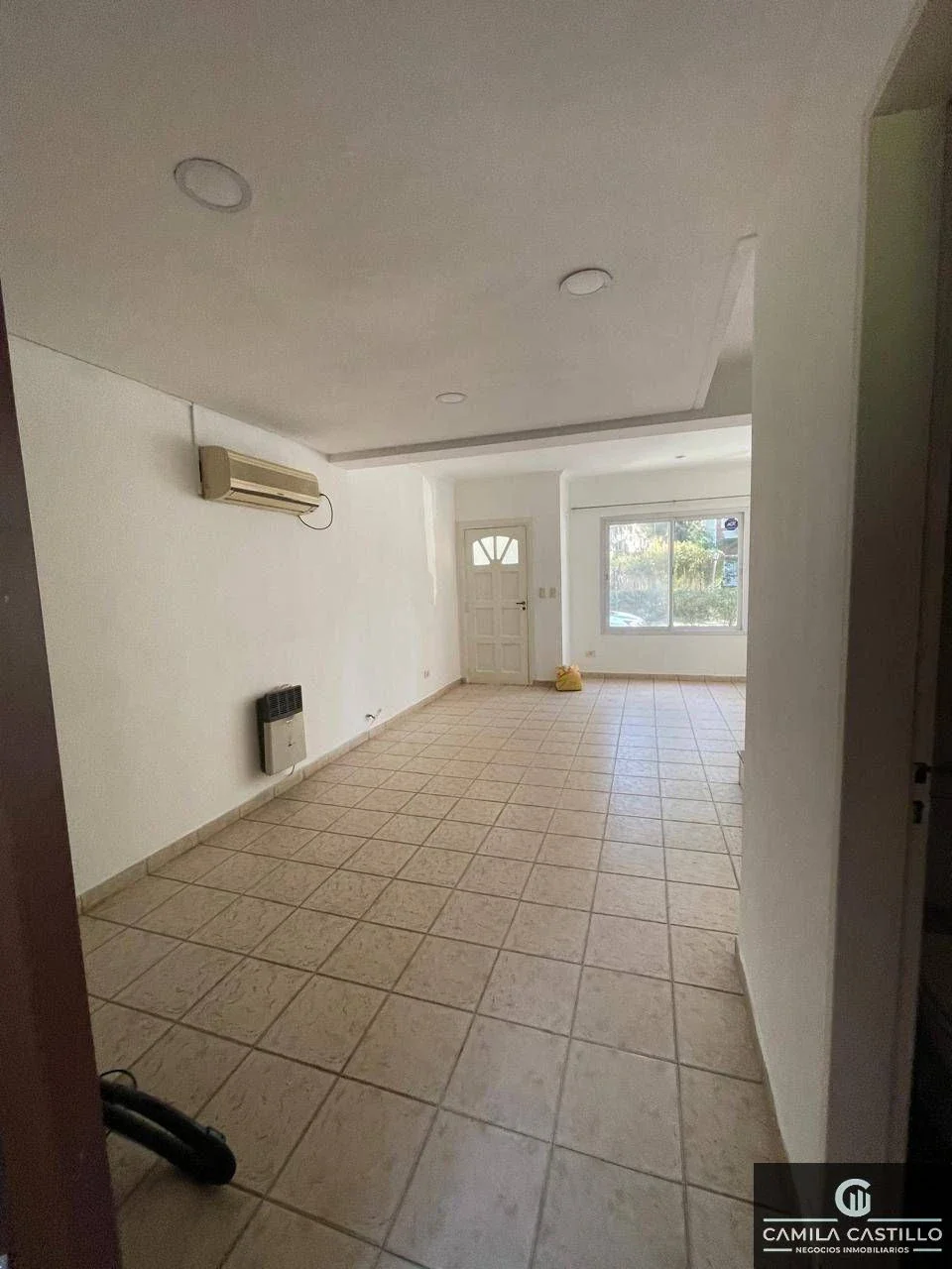 Casa en venta de 3 dormitorios c/ cochera en María del Parque - Imagen 2