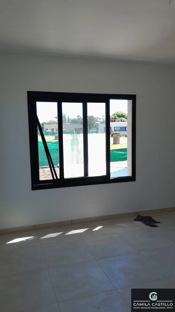 Casa en venta de 3 dormitorios c/ cochera en Villa Rosa - Imagen 3