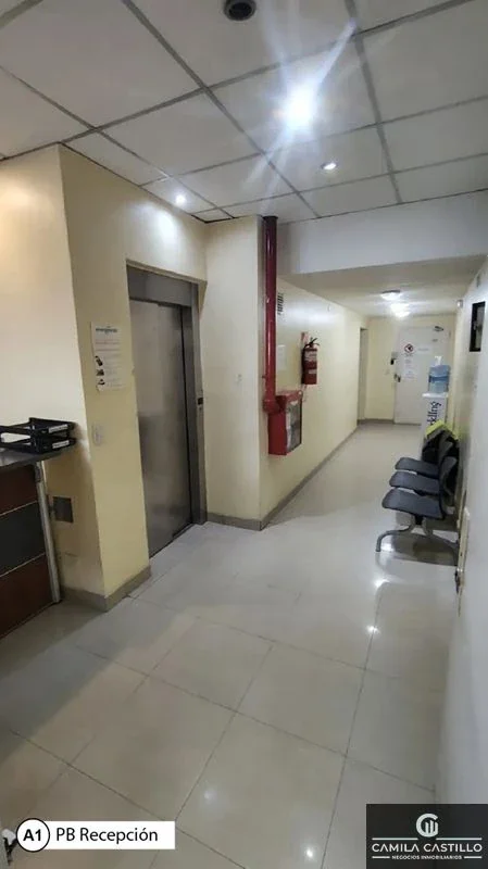Edificio de oficinas y depósito en alquiler de 1350m2 ubicado en Flores - Imagen 3