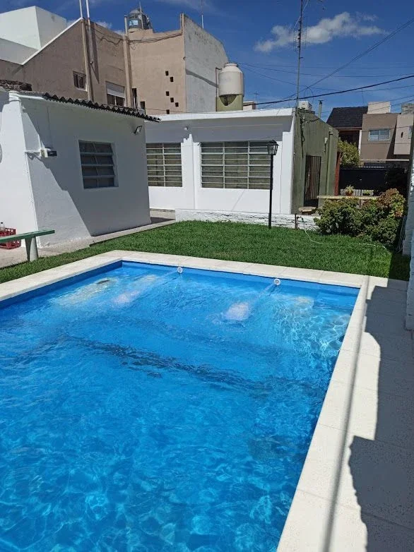 Casa en venta de 2 dormitorios c/ cochera en Ramos Mejía - Imagen 2