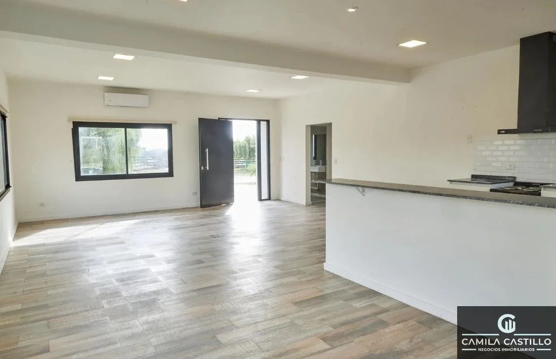 Casa en venta de 3 dormitorios c/ cochera en San Sebastián - Imagen 4