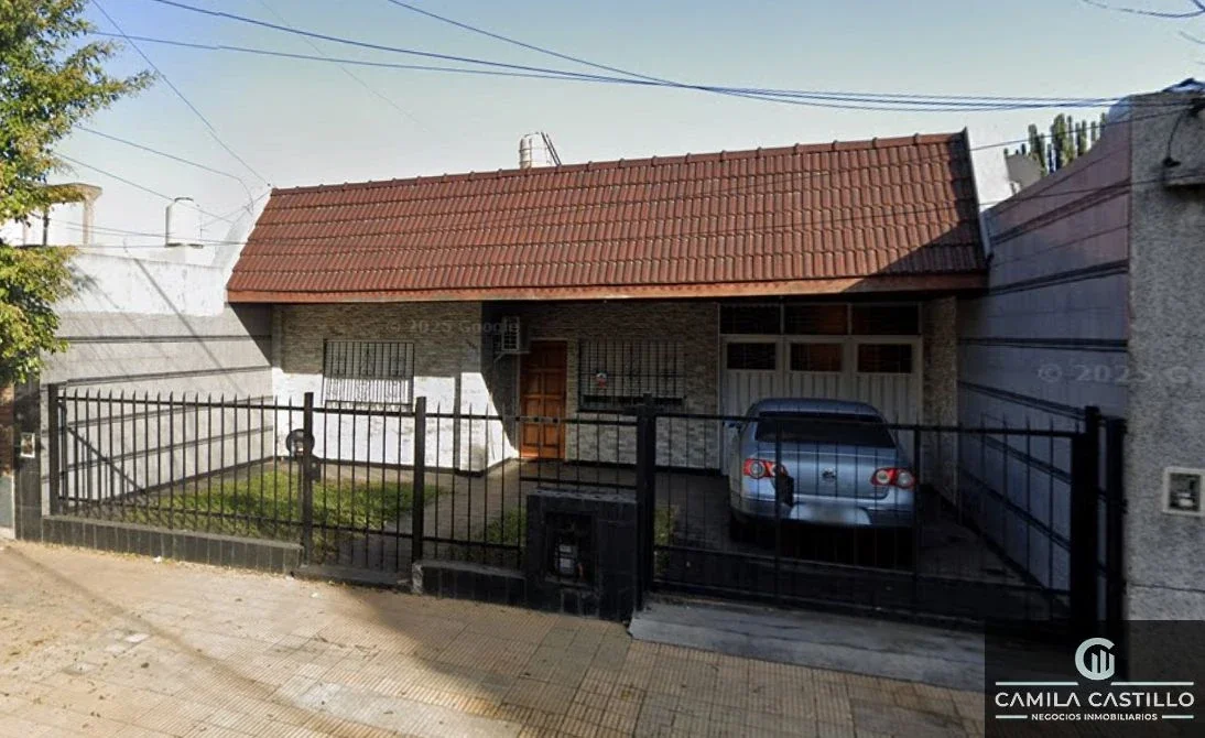 Casa en venta c/ cochera en Caseros - Imagen 1