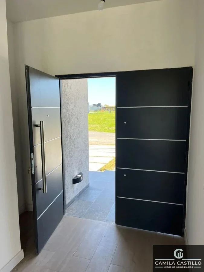 Casa en venta de 3 dormitorios c/ cochera en Canning - Imagen 2