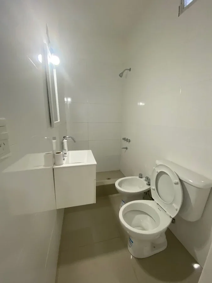 EXCELENTE PH 4 AMBIENTES CON PATIO Y TERRAZA! - Imagen 5