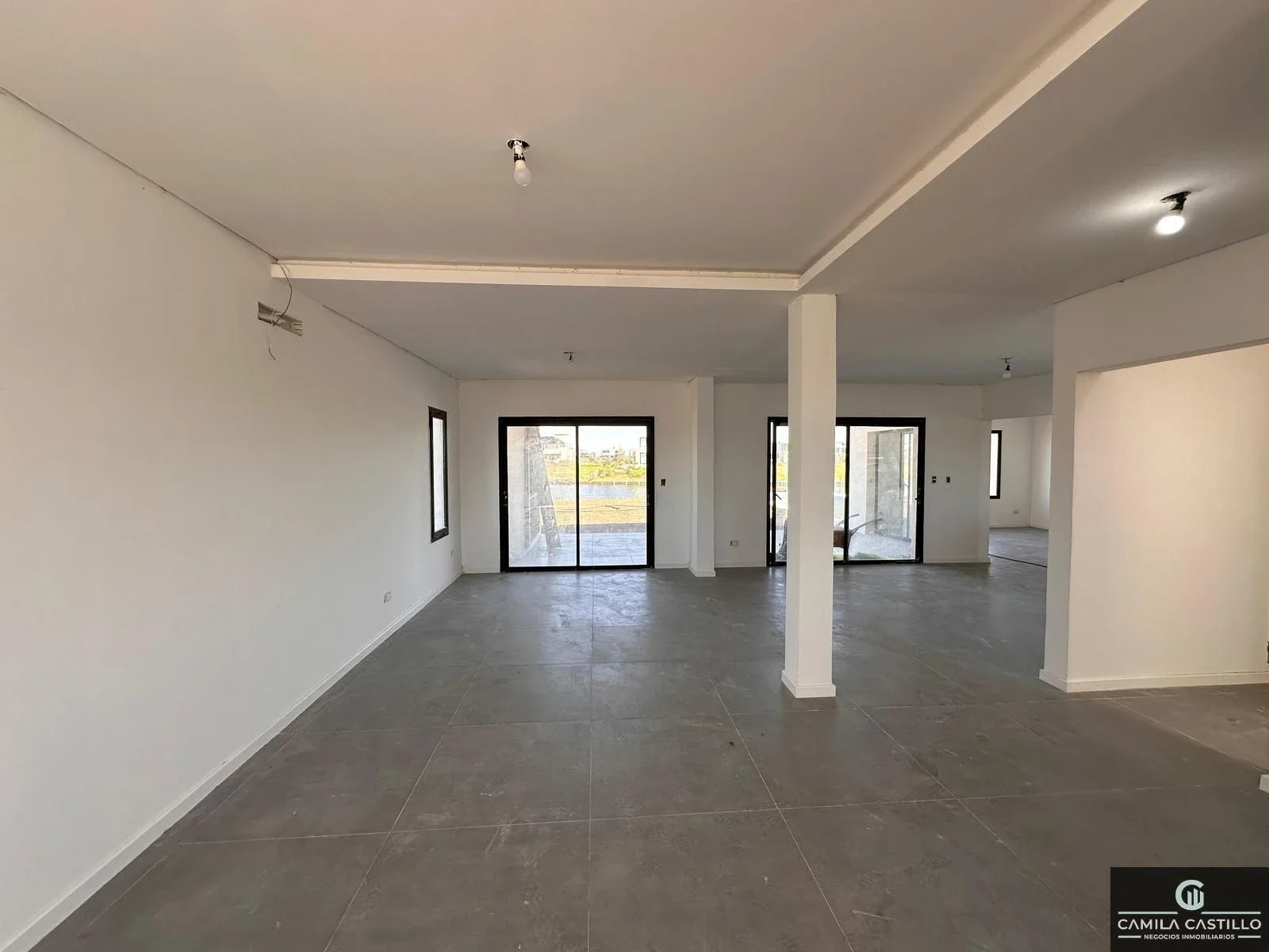 EXCELENTE CASA A LA LAGUNA 5 AMBIENTES PUERTOS DEL LAGO SECTOR COSTAS - Imagen 2