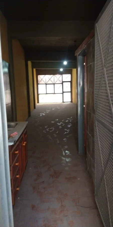 ALQUILER - LOCAL COMERCIAL - 4 x 10 FRENTE AL PUENTE LA NORIA - Imagen 3