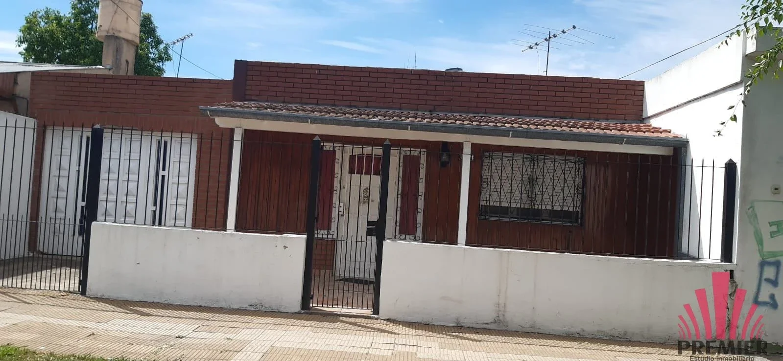 Casa en venta c/ cochera en Los Polvorines - Imagen 1