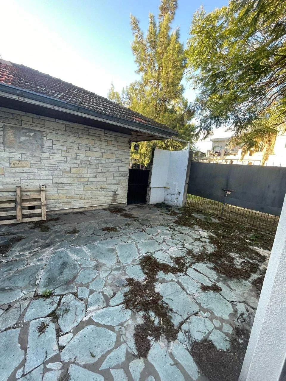 Casa en venta c/ cochera en Ingeniero Adolfo Sourdeaux - Imagen 2