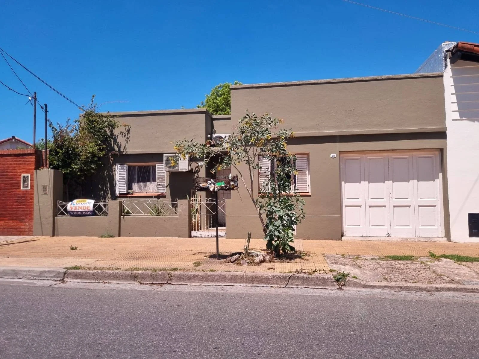 Casa en venta c/ cochera en Bella Vista - Imagen 1