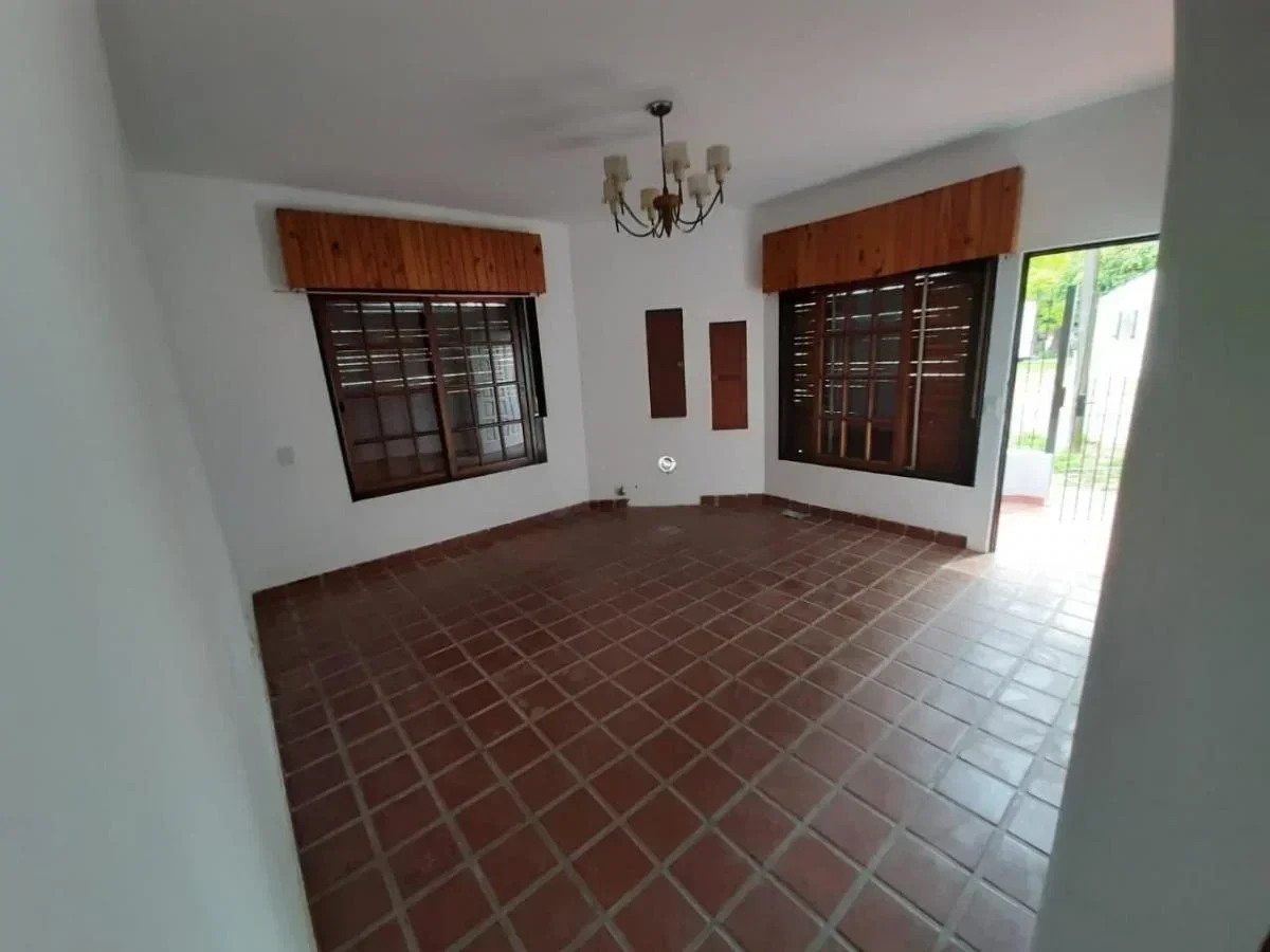 Casa en venta c/ cochera en Bella Vista - Imagen 5