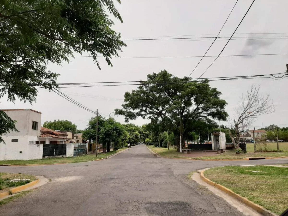 Casa en venta c/ cochera en Bella Vista - Imagen 2