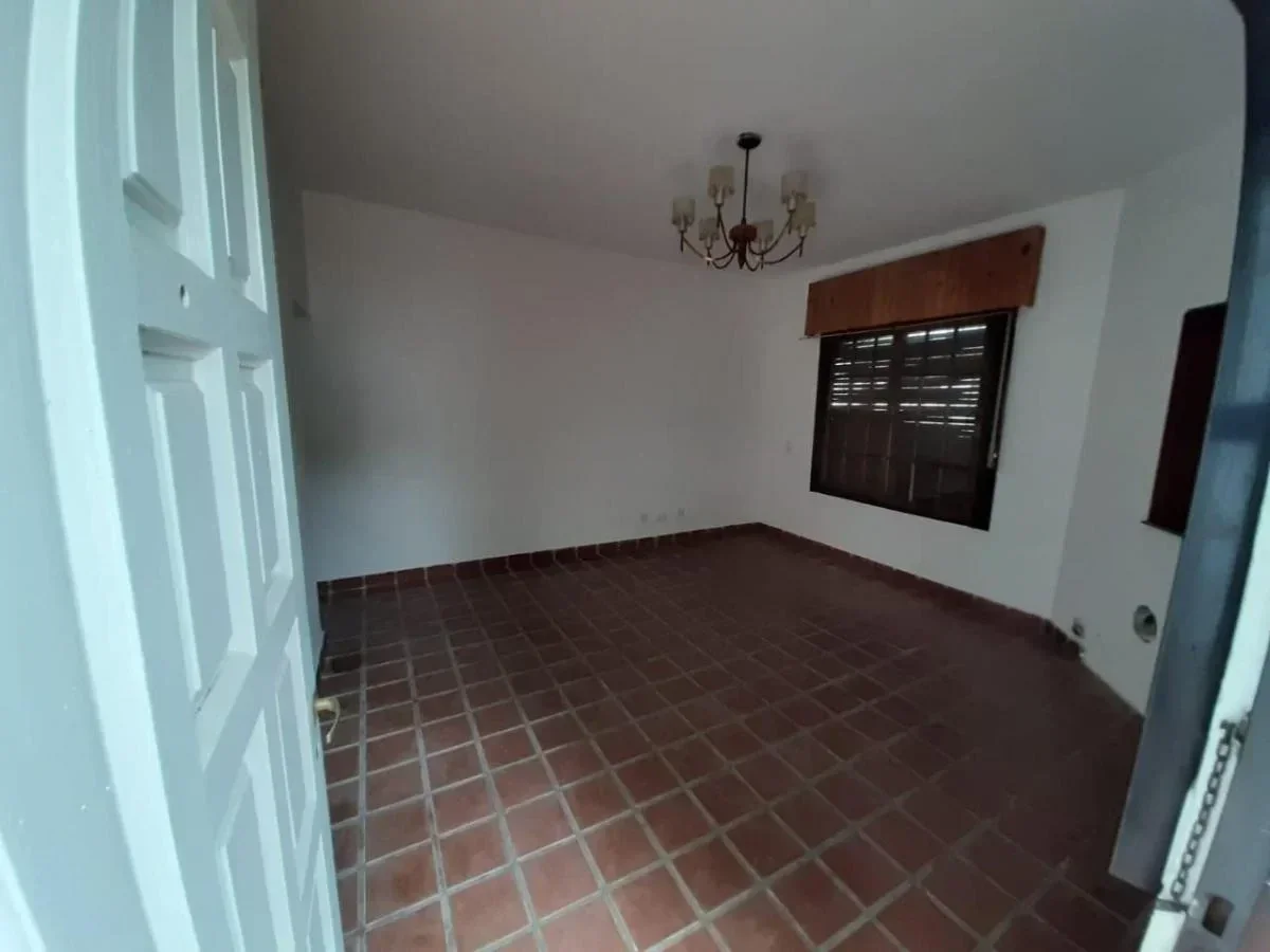Casa en venta c/ cochera en Bella Vista - Imagen 4