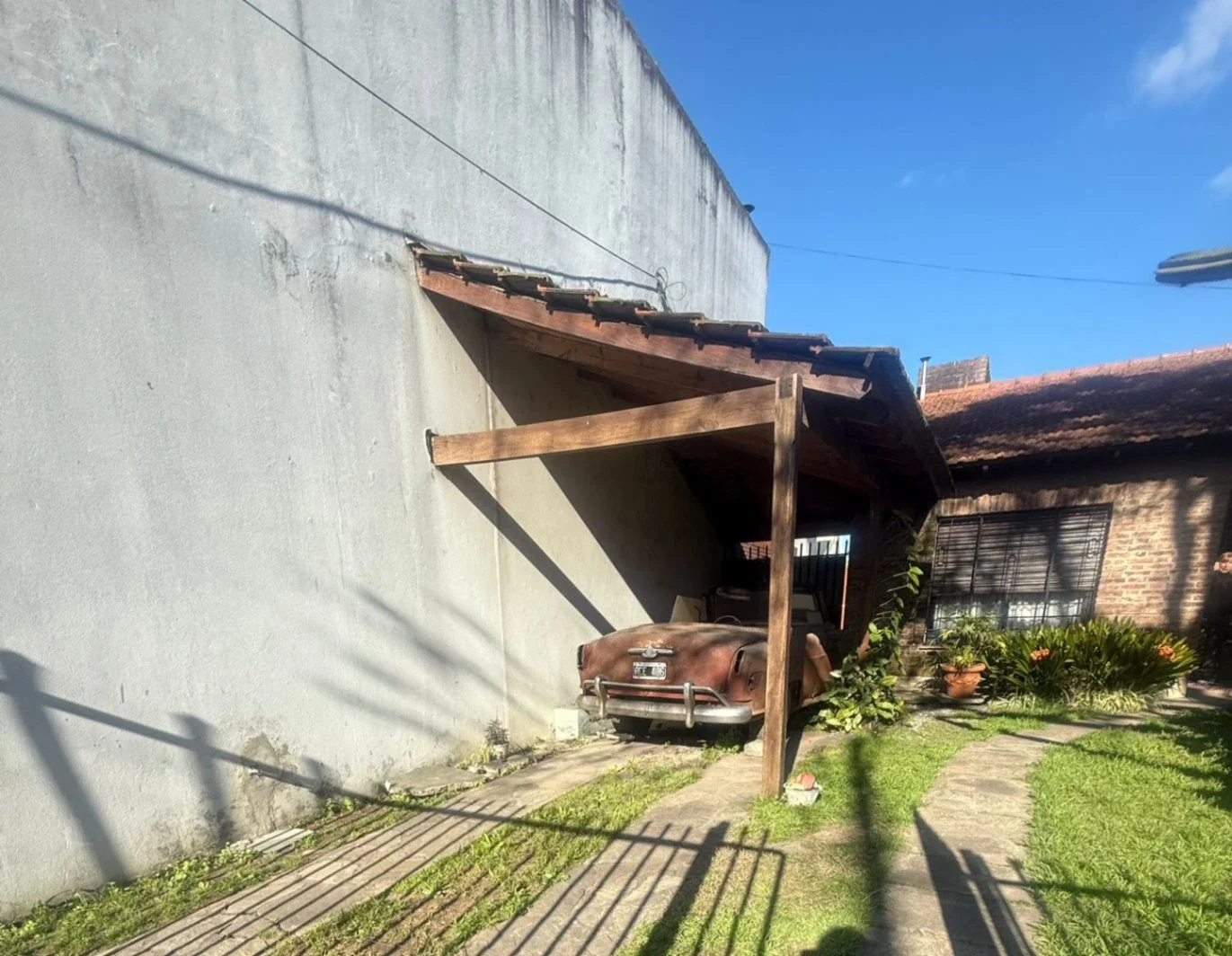 Casa en venta c/ cochera en Muñiz - Imagen 1