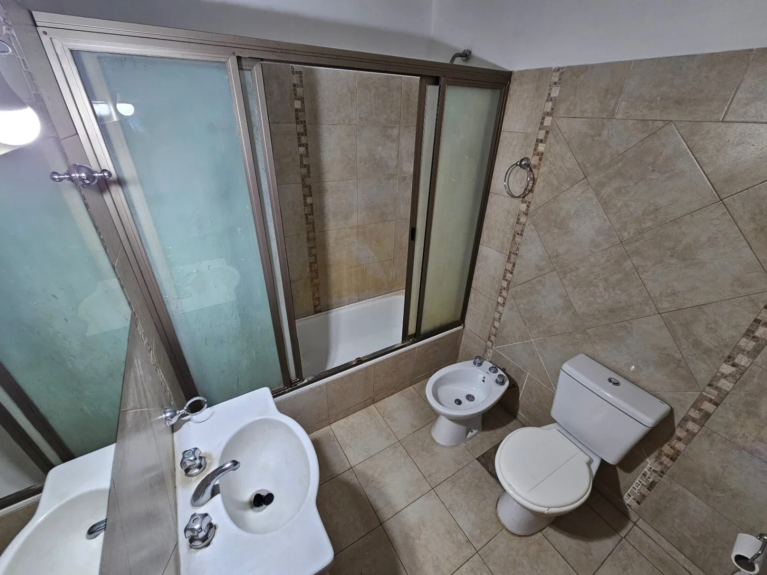 Excelente Dúplex en venta c/ cochera en Los Polvorines APTO CREDITO - Imagen 5