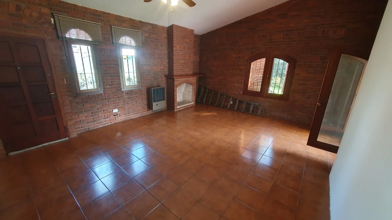 Hermosa casa en venta 3 dormitorios sobre lote 900 m2 en San Miguel - Imagen 3