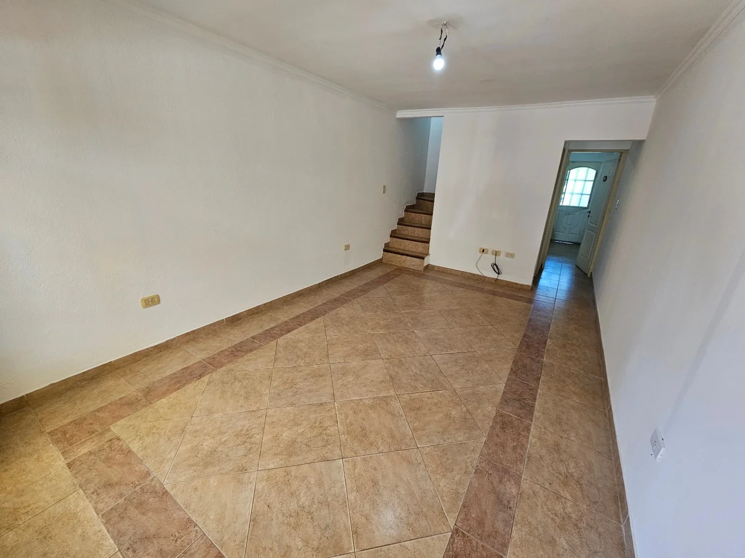 Excelente Dúplex en venta c/ cochera en Los Polvorines APTO CREDITO - Imagen 2