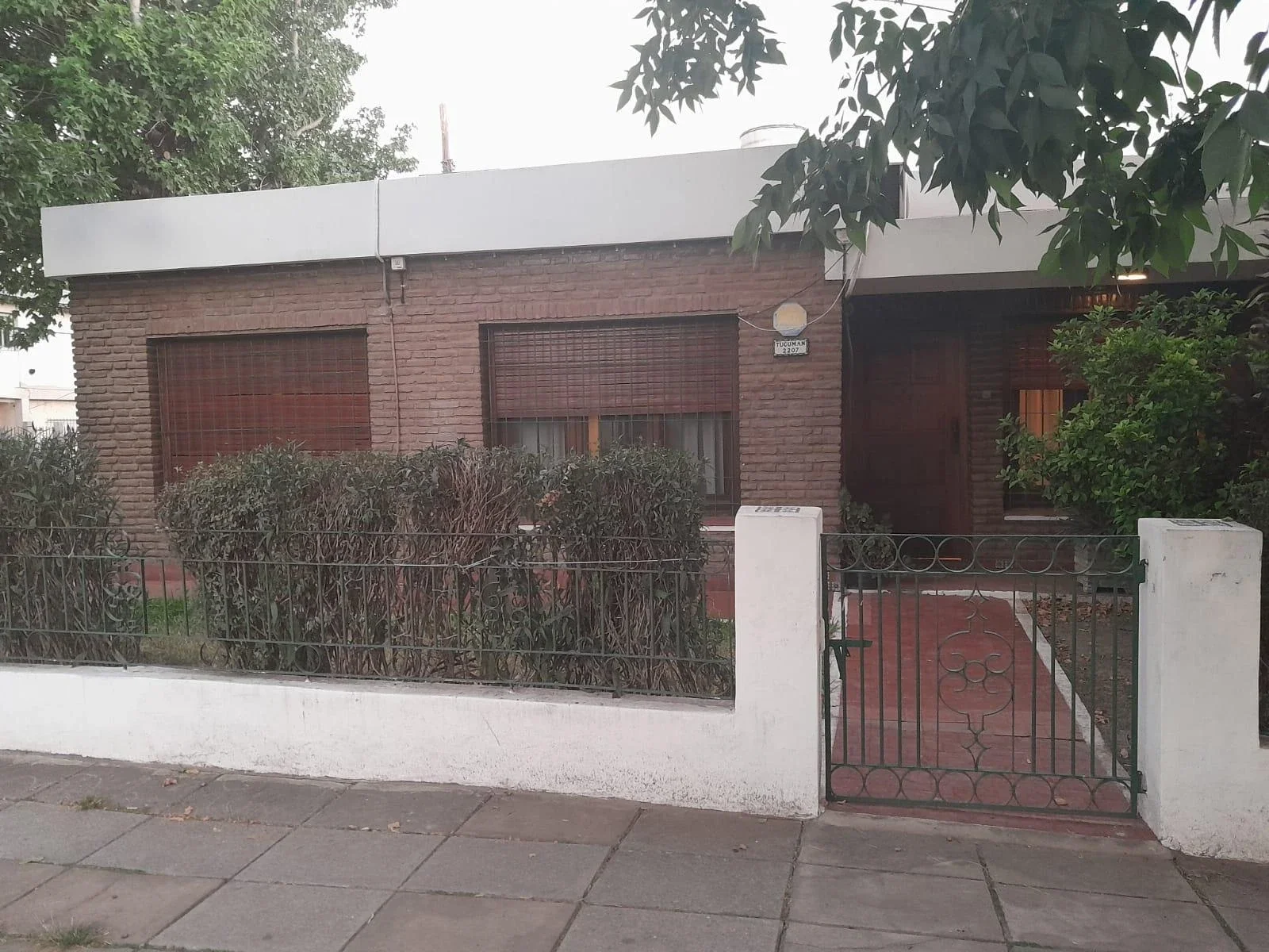 Casa en venta c/ cochera en Bella Vista - Imagen 2