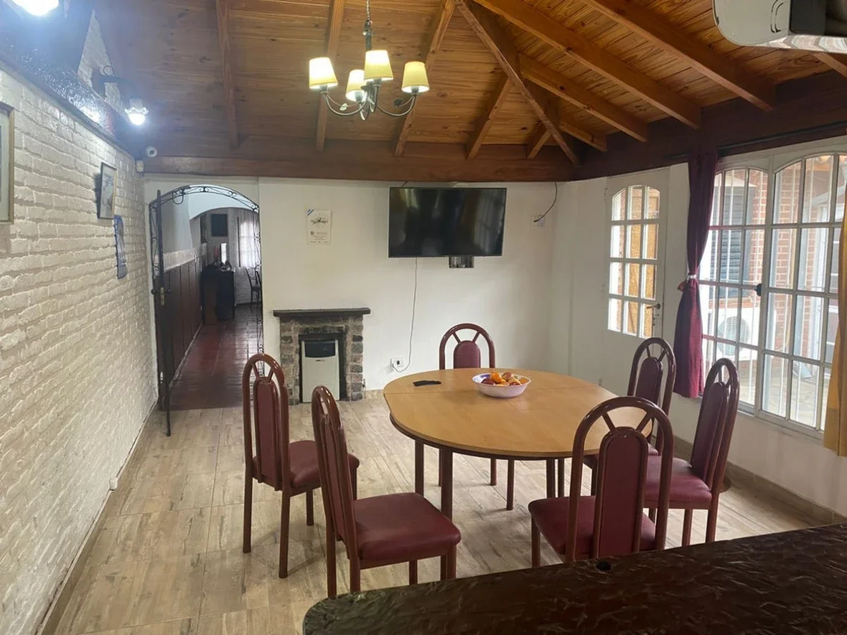 Casa En Venta En San Miguel Con Jardín Y Pileta - Imagen 2
