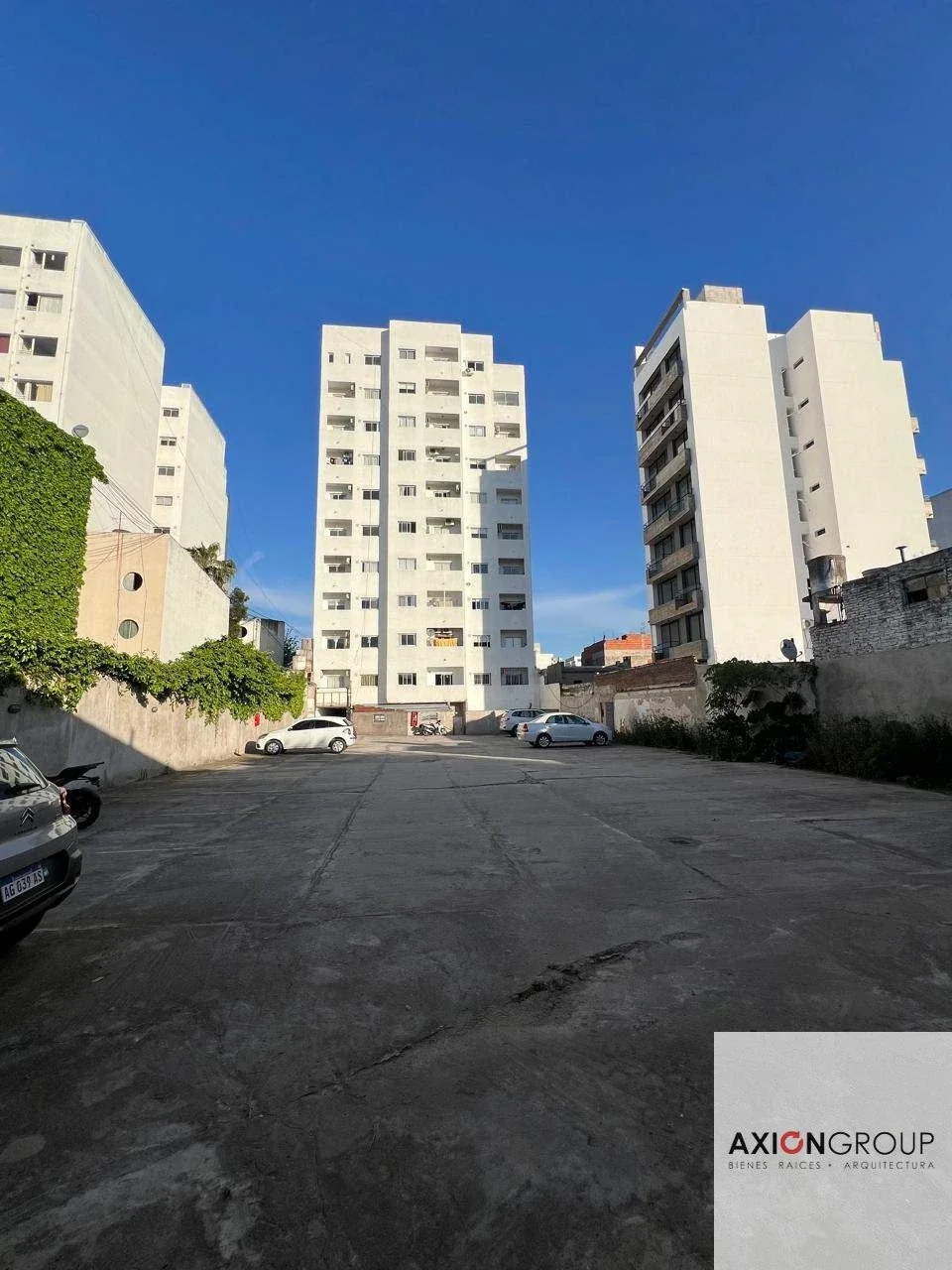40 E/ 5 y 6-Cochera en alquiler - Imagen 2