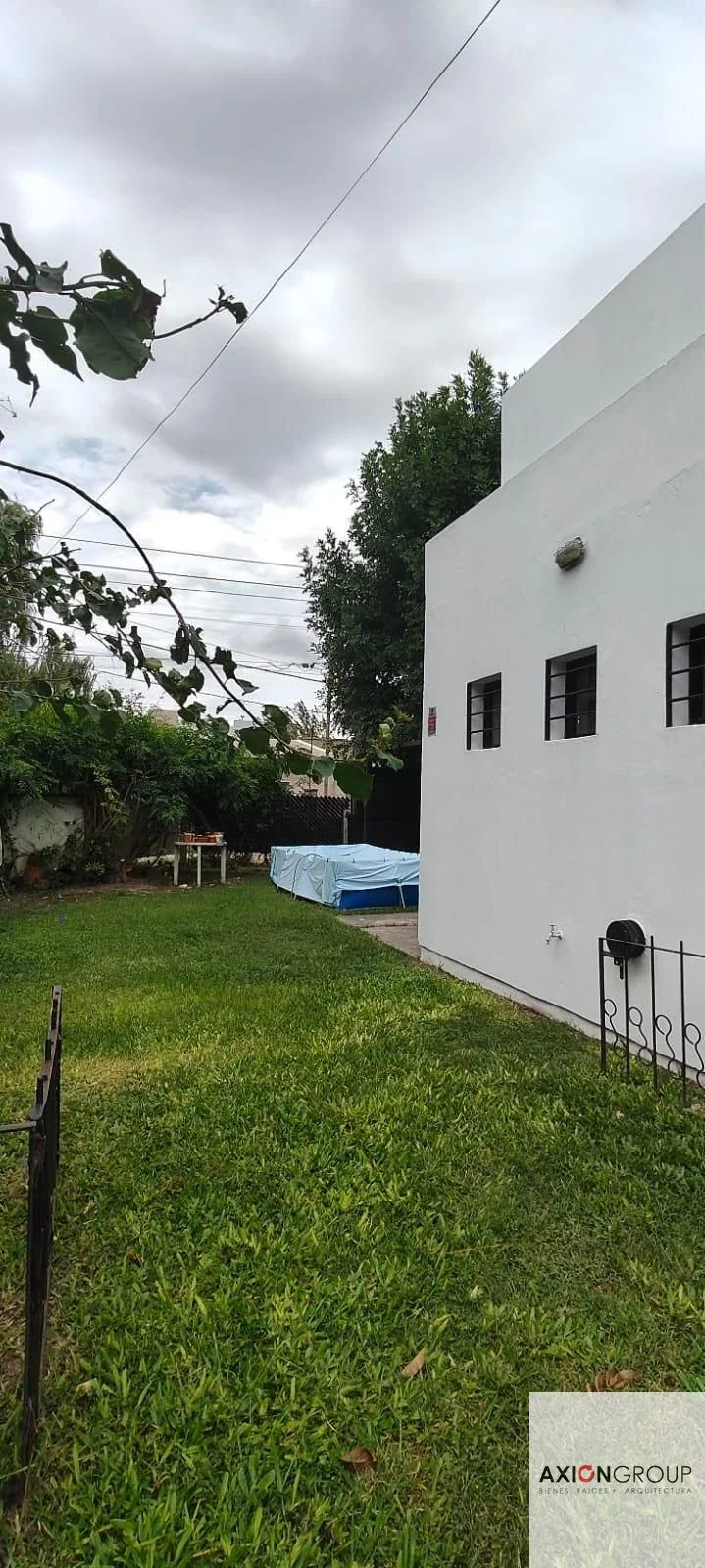 12 esquina 489-Casa de 3 dormitorios con parque en Villa Castells, Gonnet - Imagen 4