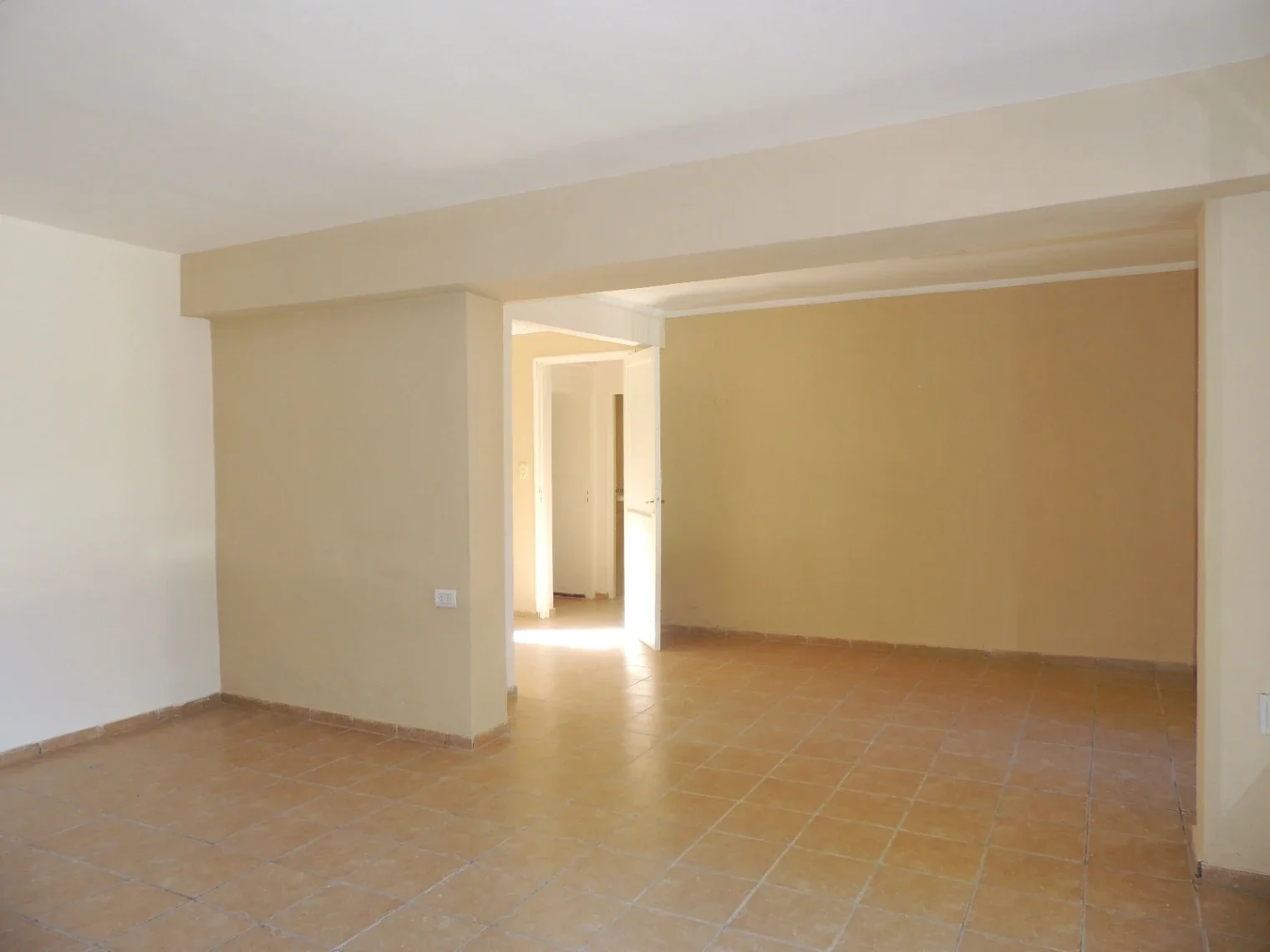 Casa en alquiler c/ cochera en Dorrego - Imagen 2