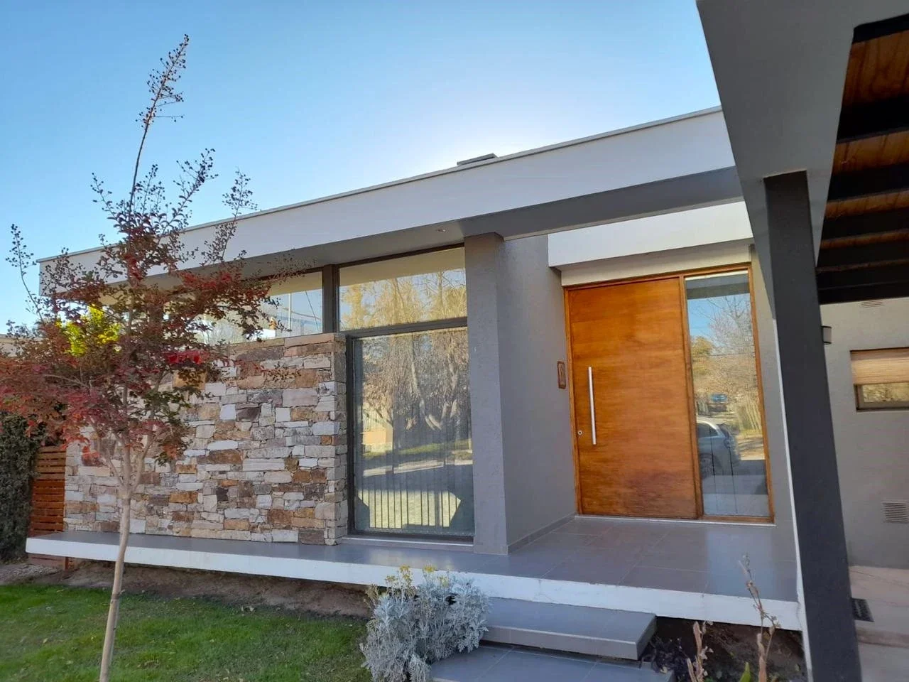 Casa en venta c/ cochera en Chacras de Coria - Imagen 2